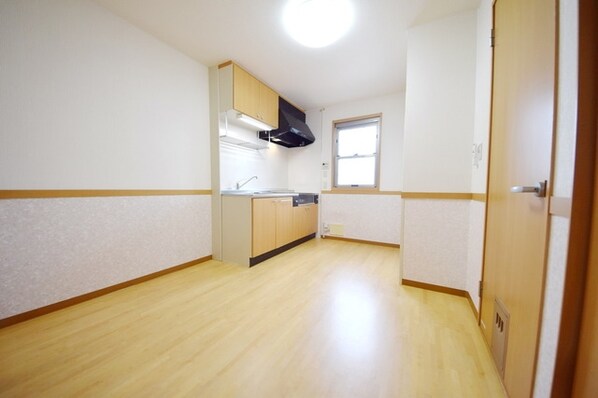 コンフォート的場の物件内観写真